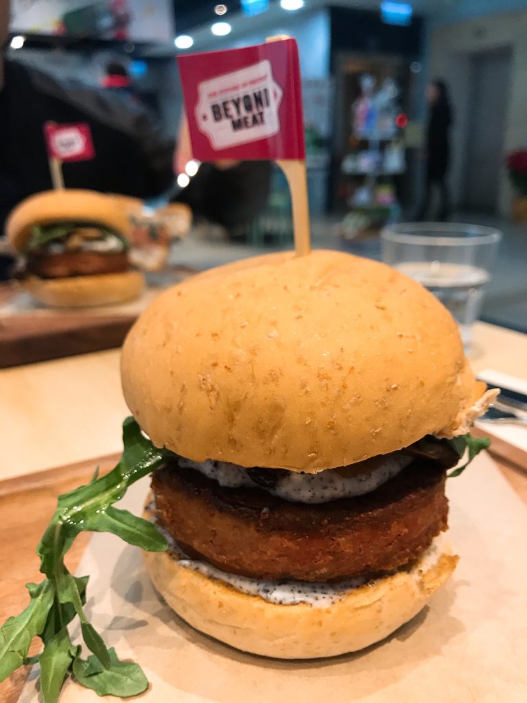 beyond burger deluxe green common