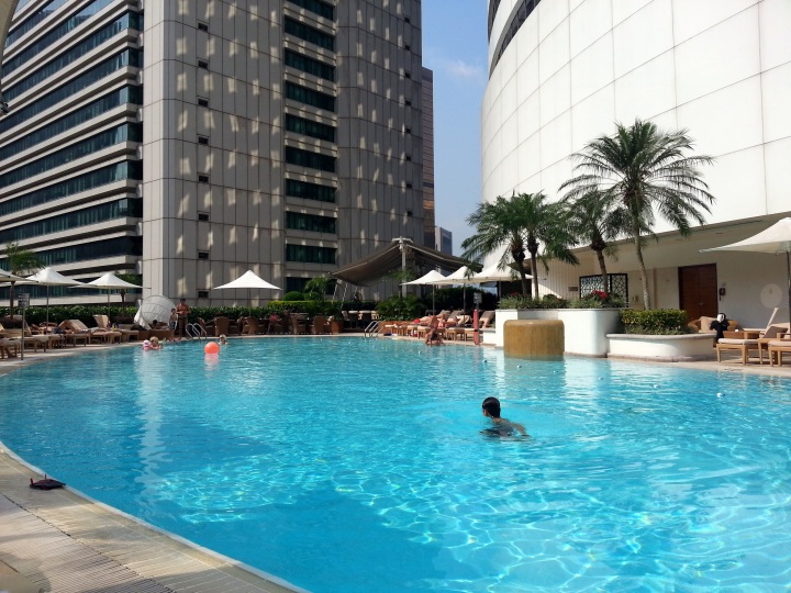 Island Shangri-la Gym Pool_151833