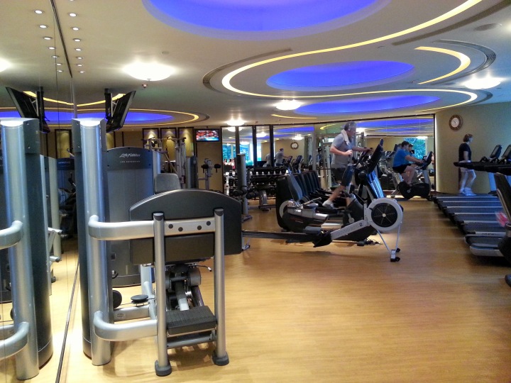Island Shangri-la Gym Pool_175141