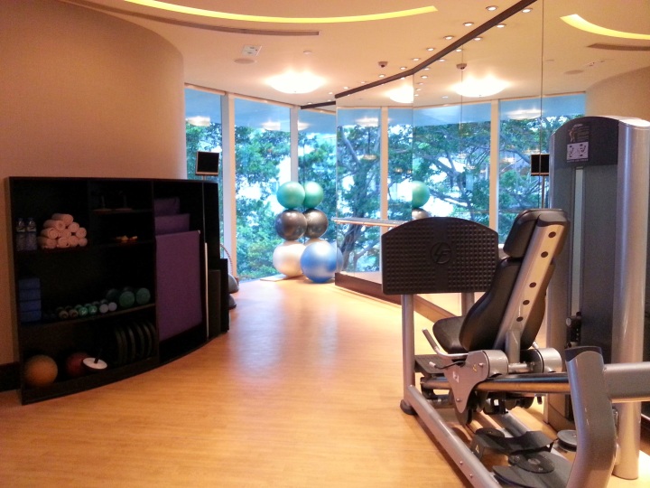 Island Shangri-la Gym Pool_175208