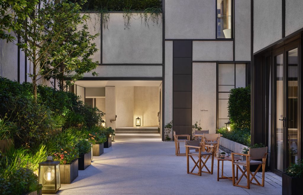 RWHKG_Asaya_Courtyard_5